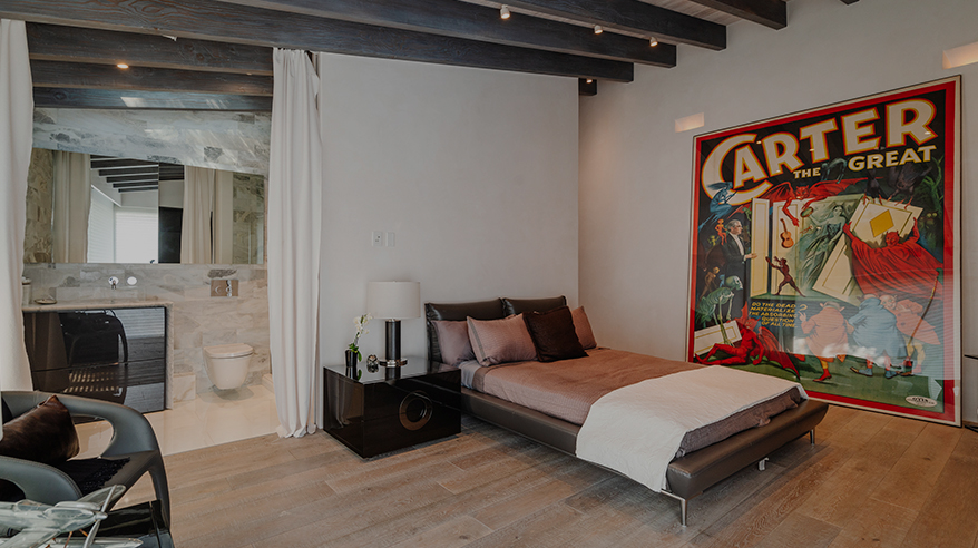 Room6