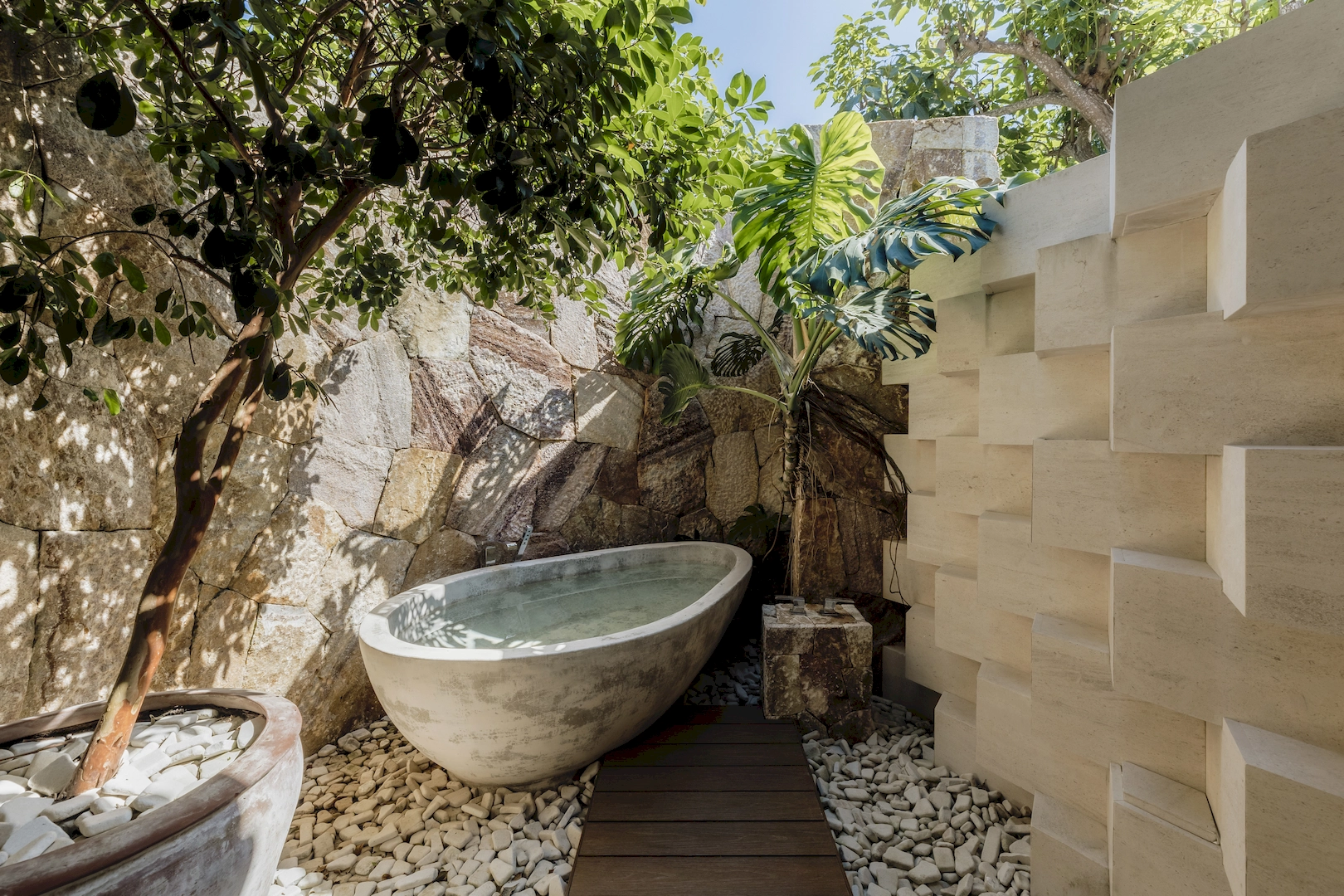 2024-12-12 - Casa Entre Rocas - Vivre Luxury Films-23